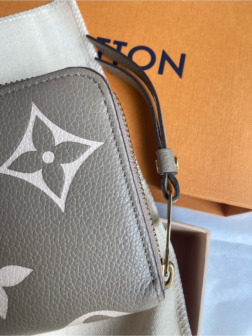 SOLD Louis Vuitton Taupe and Light Pink Monogram Compact Zip Wallet - Picture 5 of 16